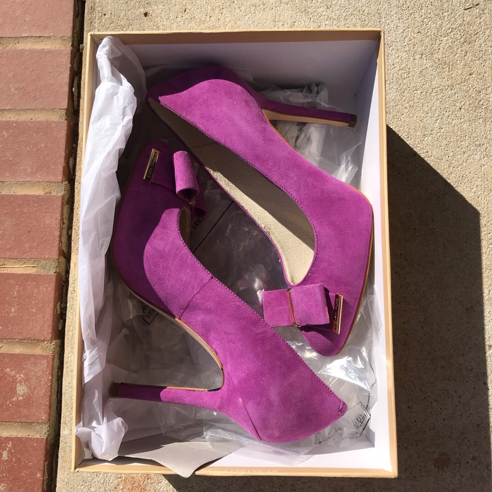 Michael Kors suede Delphine pump size 6.5 - Picture 2 of 7